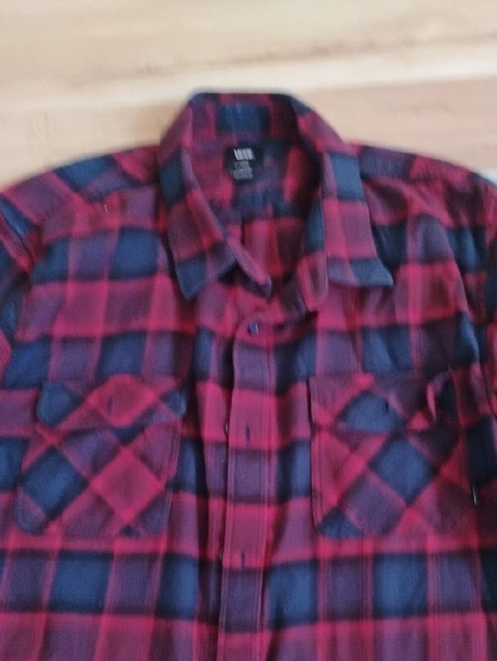 Vans Red and Navy Plaid Flannel Button-Down Shirt. Men's XL. Excellent Conditio - Picture 4 of 8